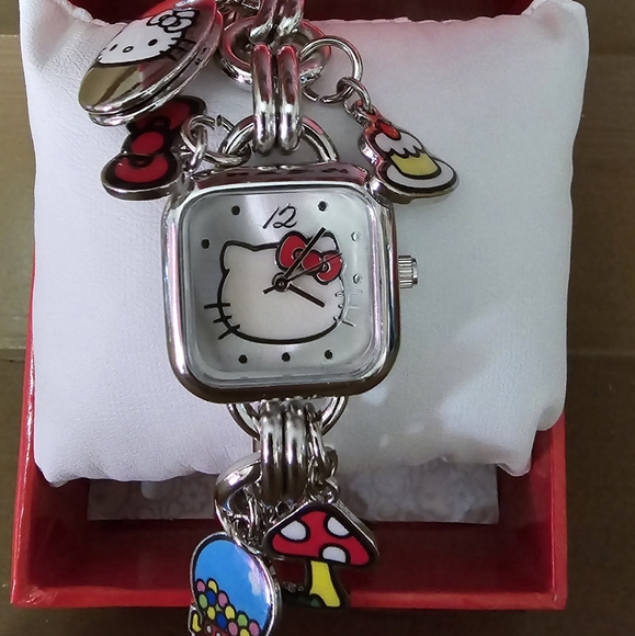 Hello Kitty Charm Watch - Picture 2 of 6